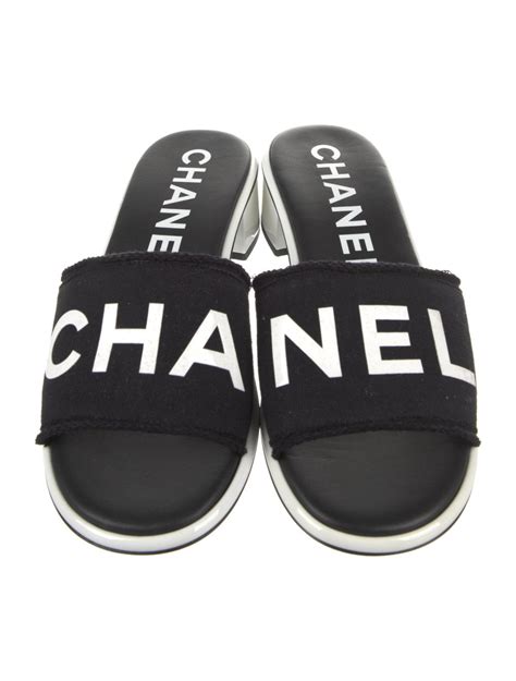 Chanel 2024 Colorblock Pattern Slides 